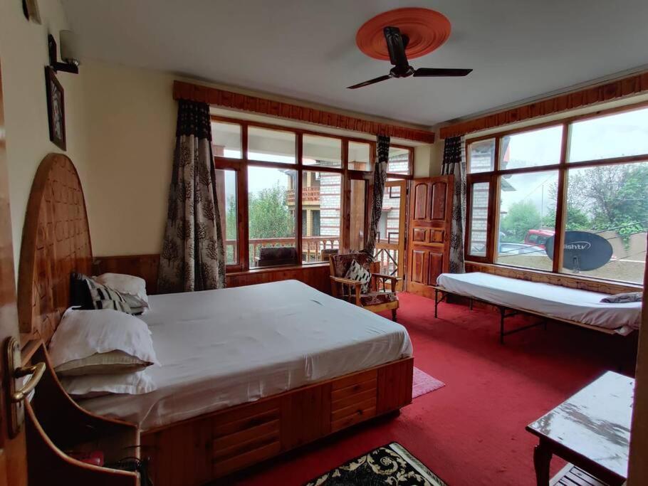 Aroma Taru Villa / Cottage ,Manali Екстериор снимка